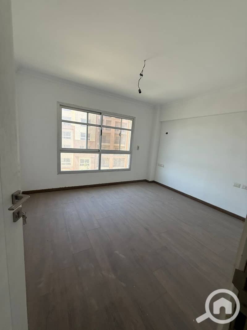 3 84b34279-3593-44a6-80e4-7bb49ee38c23. jpg