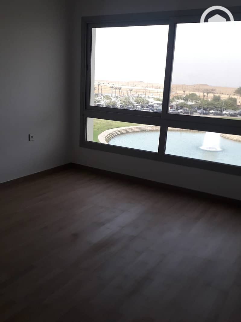 2 1aac5923-f8a0-4703-a80b-a13b9a07384b. jpg