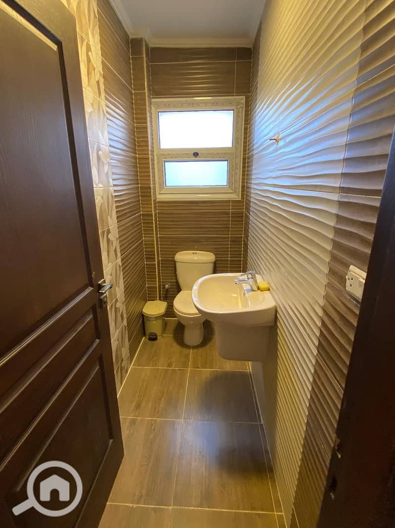 4 02853c4d-ad2f-4533-a8ef-b4e8cf20aea3. jpg