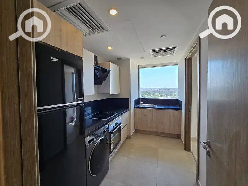 14 32005273-800x600. jpg