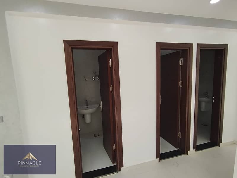 10 WhatsApp Image 2025-10-12 at 15.00. 25_10b25558. jpg