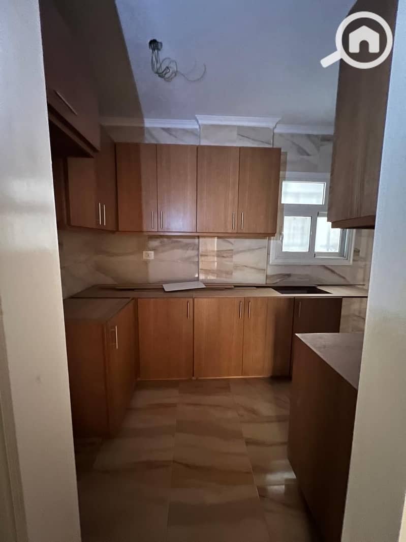 3 3ec5eab8-a72f-47ba-b76f-b1d0a7a98d80. jpg