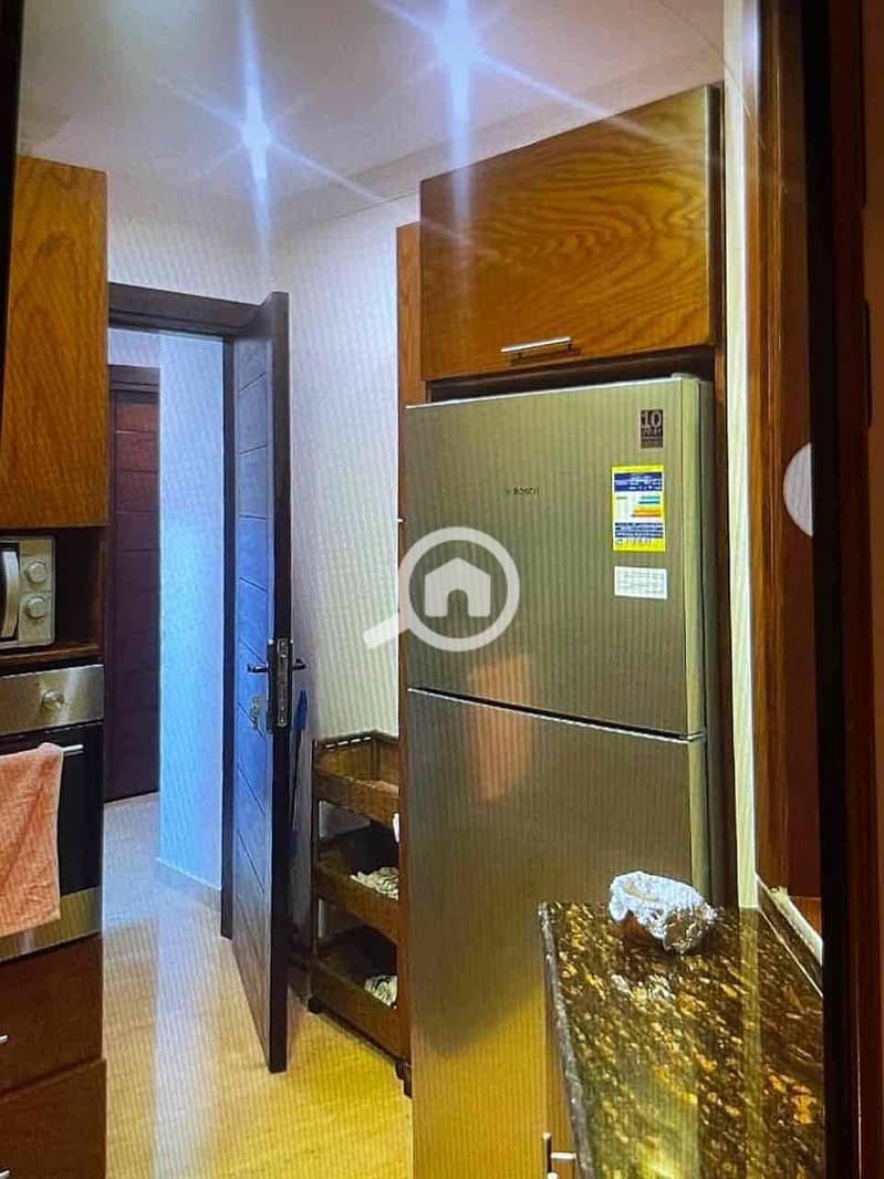 15 84736f5e-c1fe-42e2-ae3d-143e5f29953f. jpg