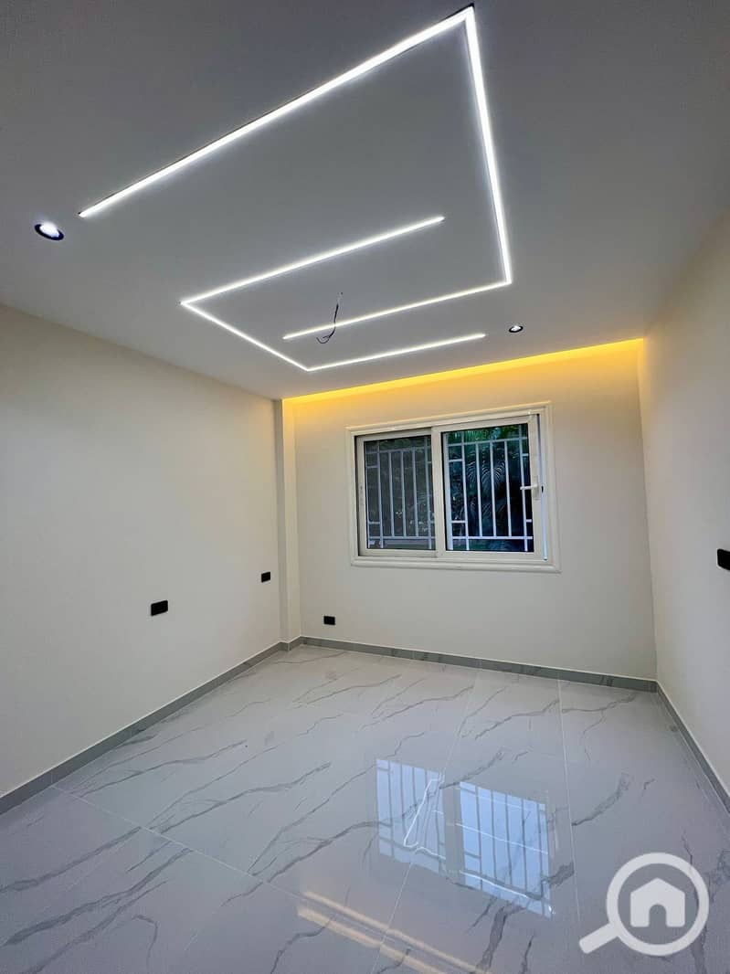 10 01863c48-c7e8-400f-83e2-bfe1f5a32e63. jpg