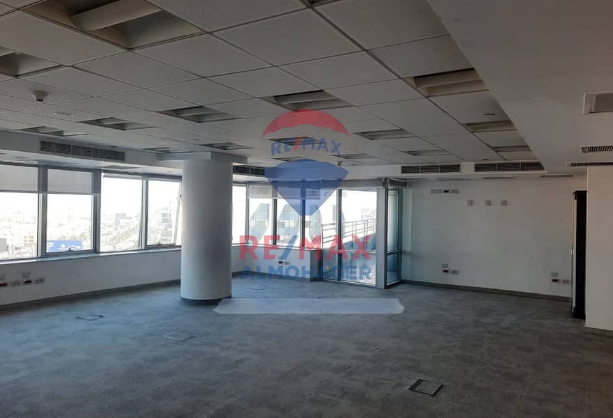 10 234f4000-7a74-47ab-bf6f-947e9ac9ab0b. jpg