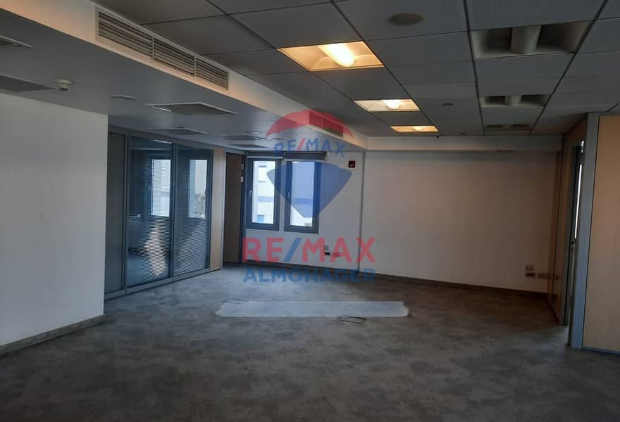 18 d71f9a95-71d6-4d57-a9a8-2f94e46cbafa. jpg