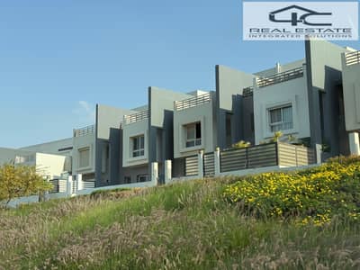 3 Bedroom Townhouse for Sale in New Cairo, Cairo - WhatsApp Image 2024-12-05 at 4.44. 36 PM (1). jpeg 3 Bedroom Townhouse for Sale in New Cairo, Cairo - WhatsApp Image 2024-12-05 at 4.44. 36 PM (1). jpeg