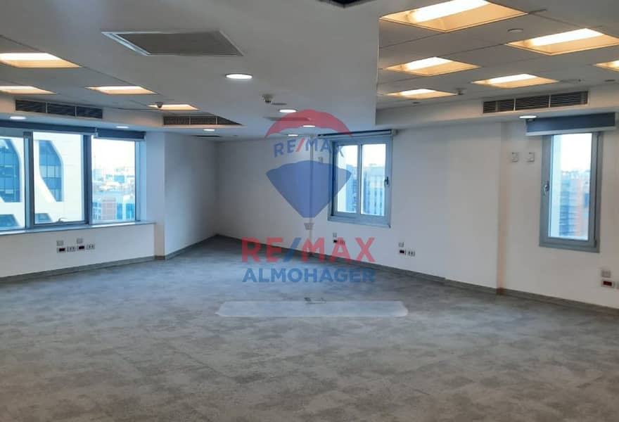 3 2fdaa2bb-c7cc-4c4b-96a9-2138108c82c2. jpg