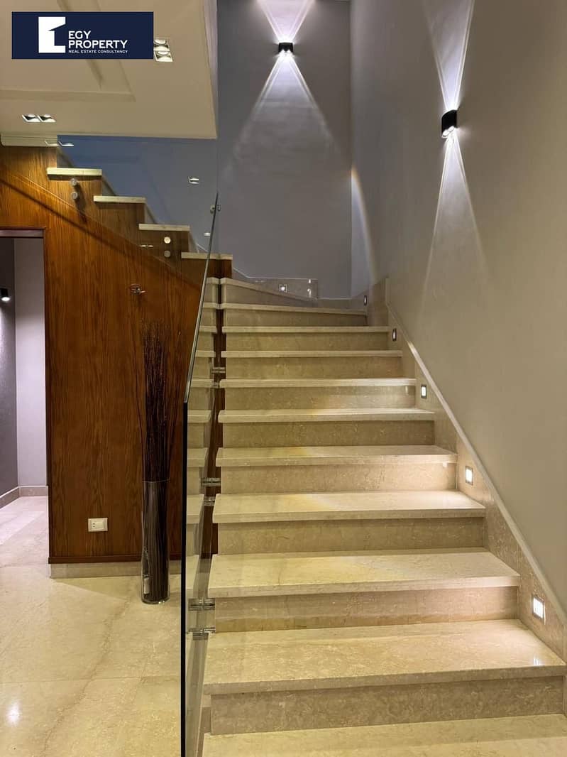 2 _files_d7c161a9-c1c9-4fd2-a80c-c32dd0ca80b2. jpeg