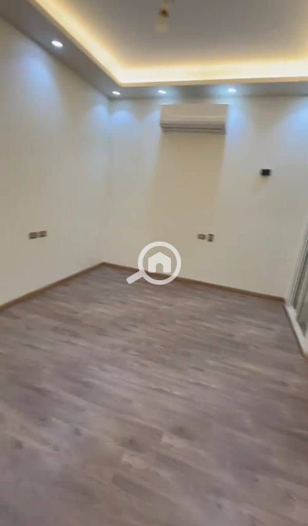 4 5a5560e8-f2d8-40d2-89fb-3a93aec25472. jpg