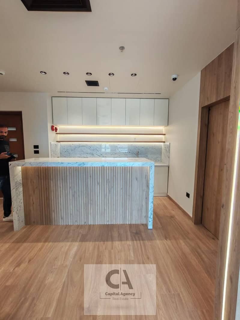 3 dd62eb1c-b543-46d3-867f-d558aa204961. jpg