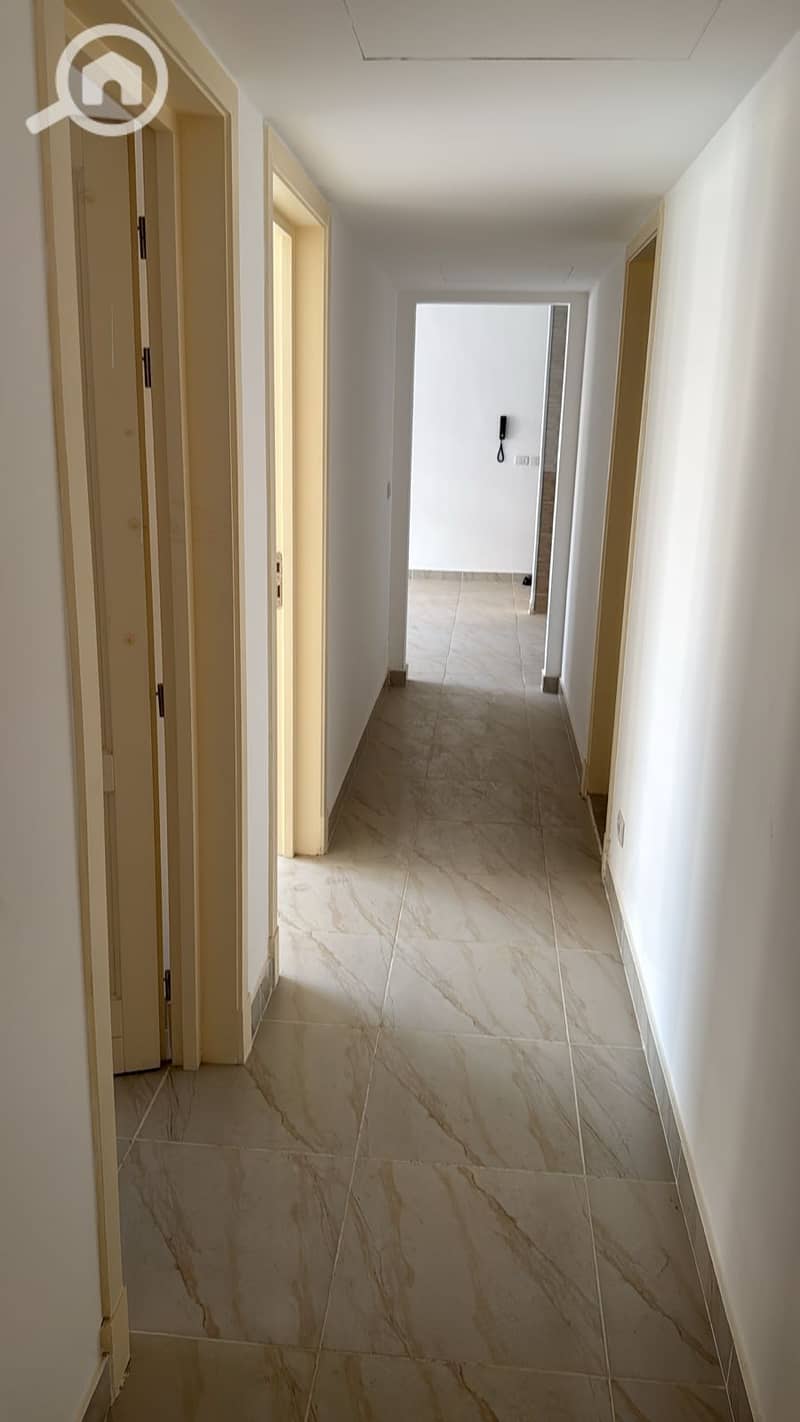 4 67accf49-817f-415d-8919-e2a1780dc2b0. jpg