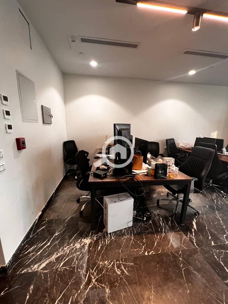 2 95750a9c-2ac7-453a-af30-a184a8e0a2ba. jpeg