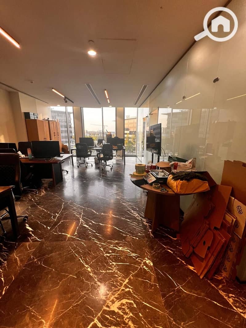 6 667fc24a-d1dc-4e3a-aefa-8eda90a427ac. jpeg