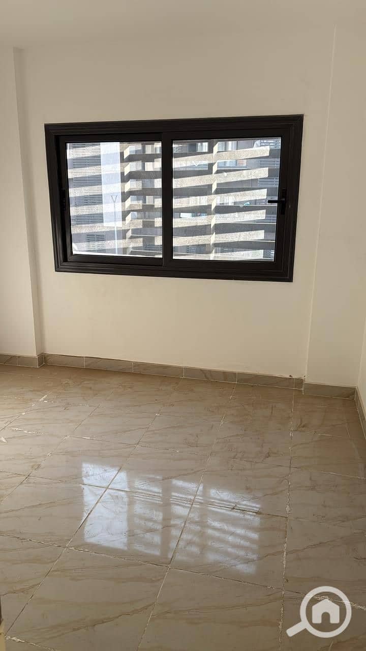 3 50ed5ebc-86c4-49b1-b36b-399a69cde3a6. jpg