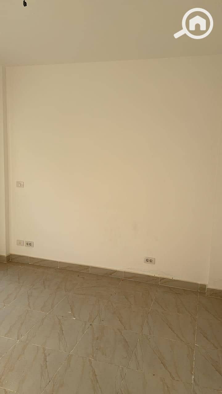 5 939670f6-6d9f-4413-97fd-d975d520f2a8. jpg