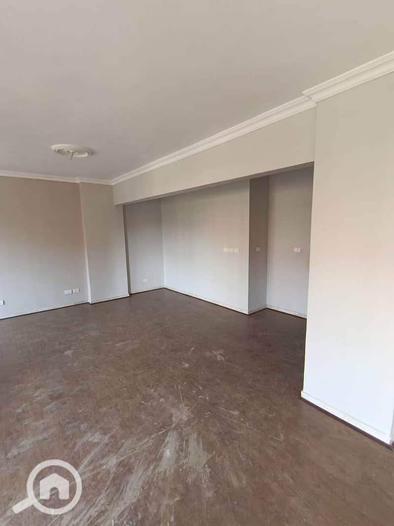 4 77b5267c-19bc-4834-902d-08ec5c8bc5b8. jpeg