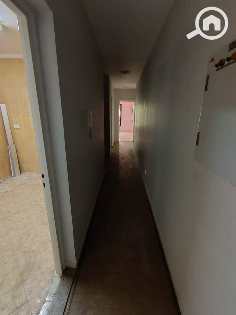 8 19f2ea50-76c7-41f3-940d-09b0b71e9061. jpeg