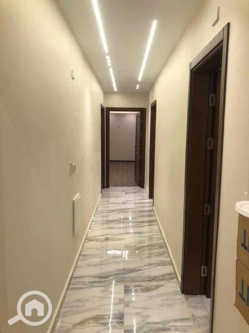 4 bd0ee750-1faa-45b5-b9bc-cc3bcb86d18b. jpg