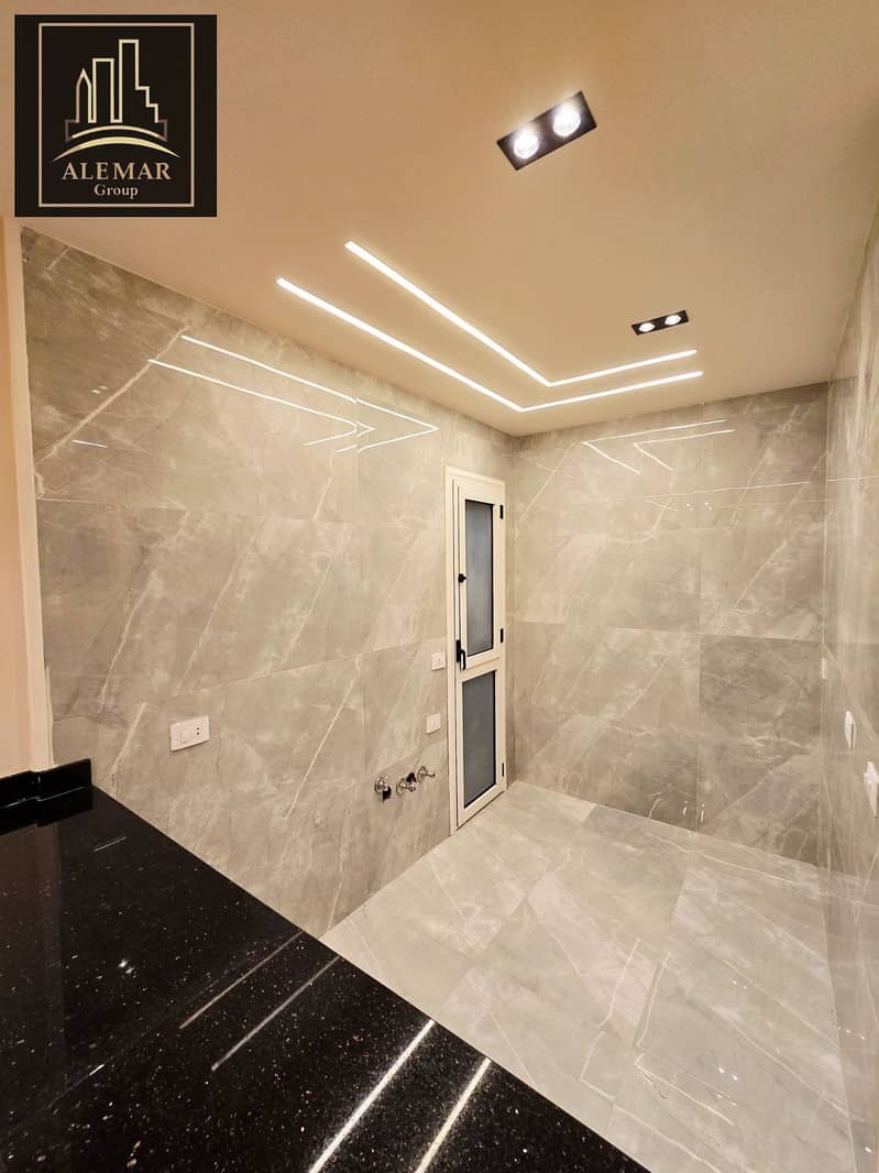 4 d8764fba-80a7-4c00-a2db-0e898f279fe7. jpg