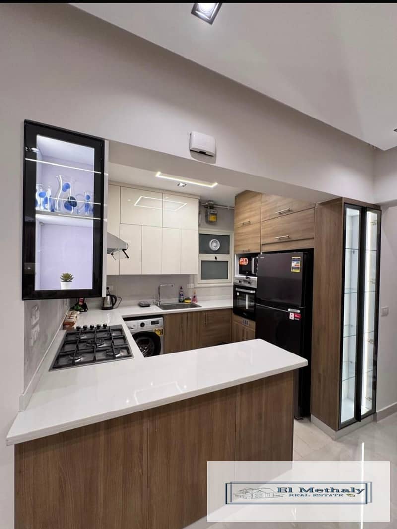 10 e638ea31-4fb1-447a-9102-72b1d7a7a99c. jpg