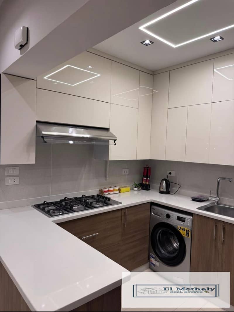 11 b4749c74-ddb7-4e3b-a1d7-c7ad3c521cca. jpg