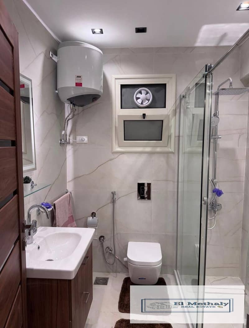 12 5cc6e09b-1f6f-4029-a904-0947f2bc78c0. jpg