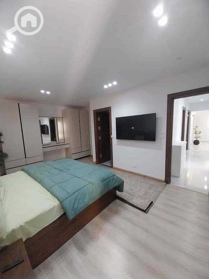 8 b65c83f3-e158-420c-ac6f-a47b73679e70. jpg