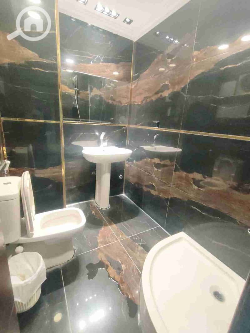 9 1000353152. jpg