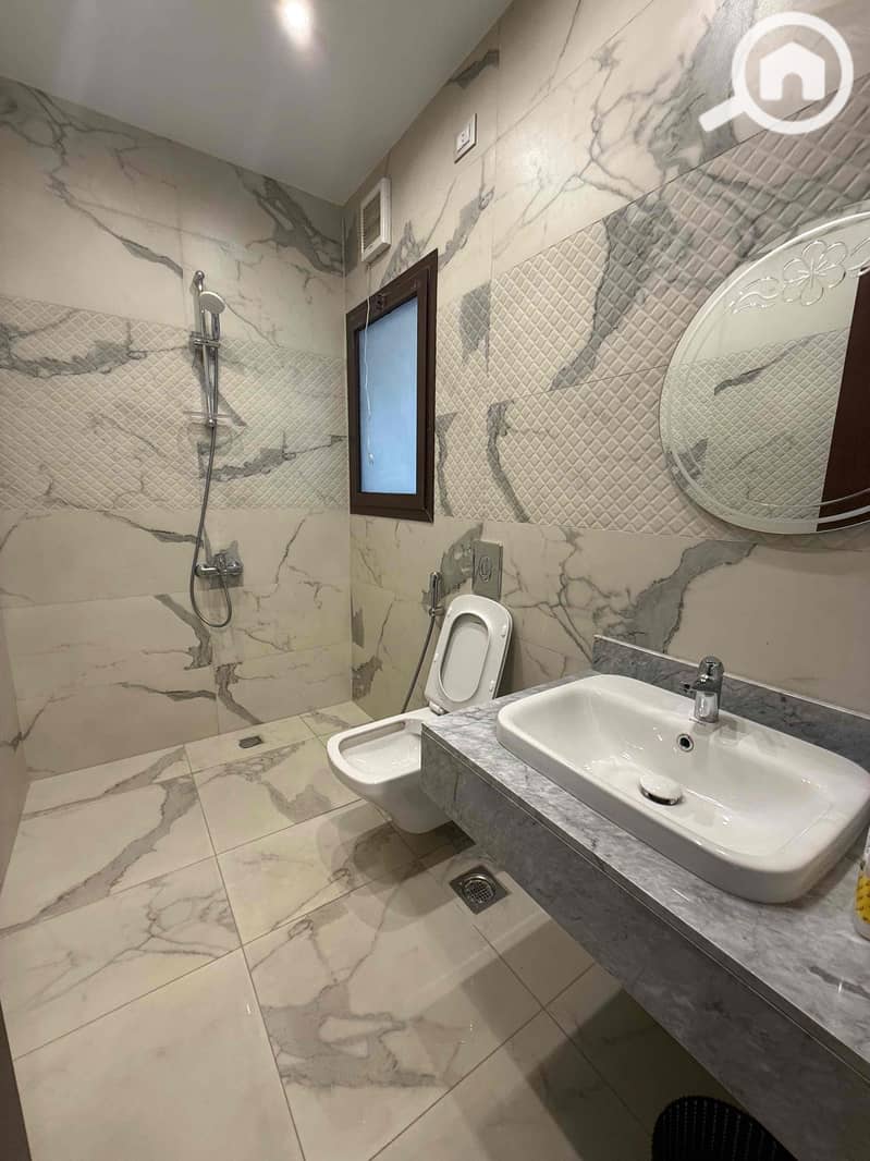 14 cd35b9ab-03f6-4d2c-9ee4-8efd9a3c2fc6. jpg