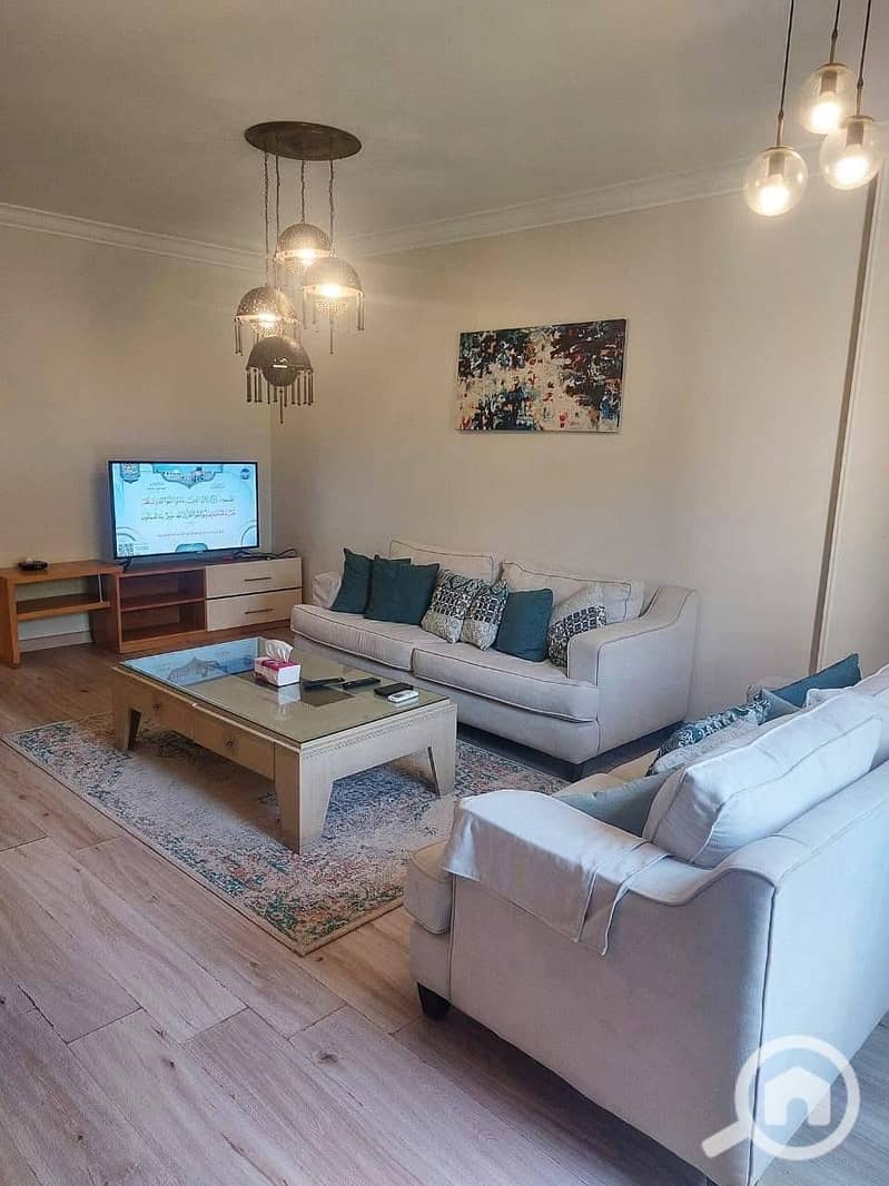 2 77b4f908-e2f3-40e1-aeba-a57597005e48. jpeg