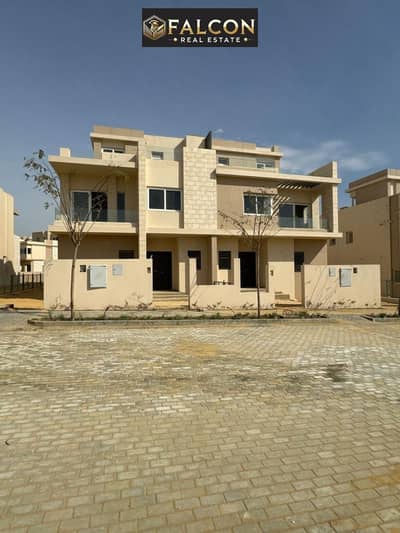 تاون هاوس 5 غرف نوم للبيع في 6 أكتوبر، الجيزة - WhatsApp Image 2025-10-07 at 23.42. 56 (2). jpeg