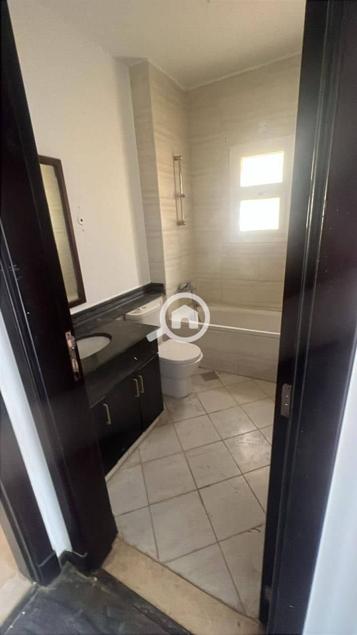 4 WhatsApp Image 2025-10-13 at 19.49. 34_8a9ed56d. jpg