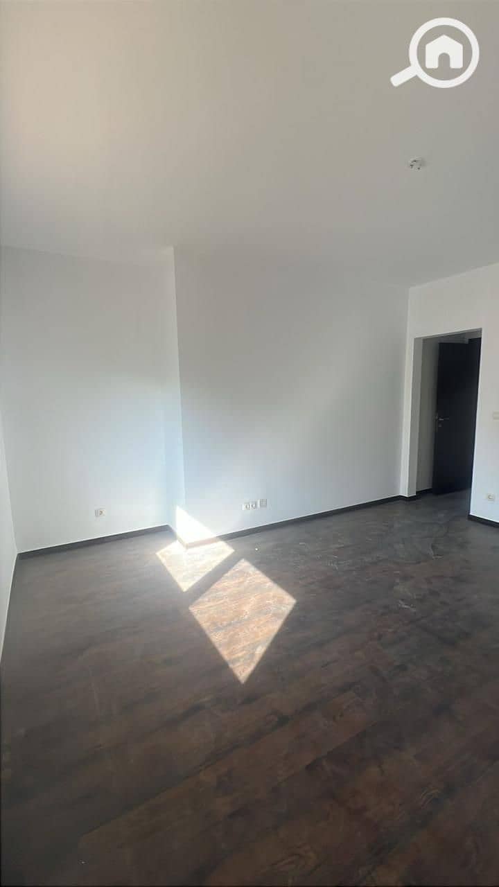 5 WhatsApp Image 2025-10-13 at 19.49. 34_bc2e9b09. jpg