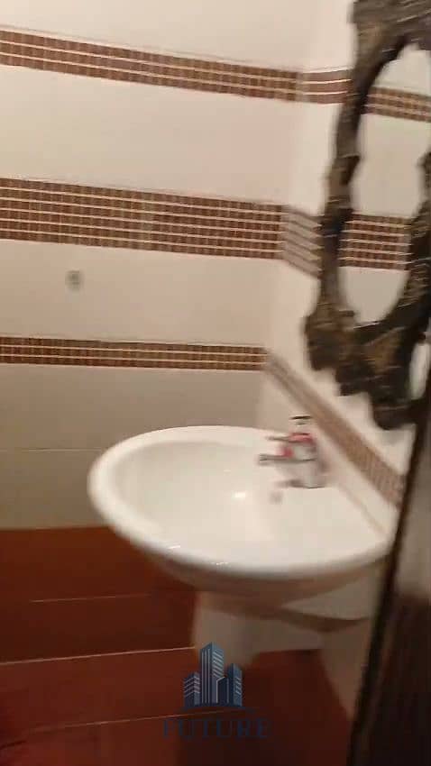 3 WhatsApp Video 2025-10-13 at 21.30. 41_338fe72d. mp4_20251013_214330.978. jpg