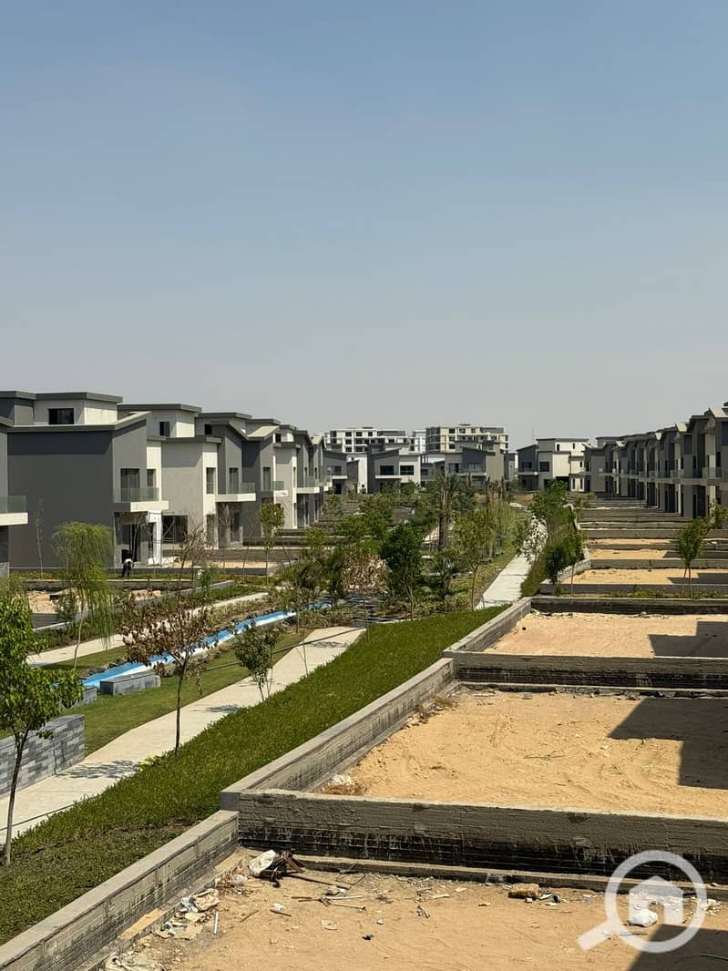 9 9092aa6a-d1a9-4c21-83de-9183ba3ebd5f. jpg