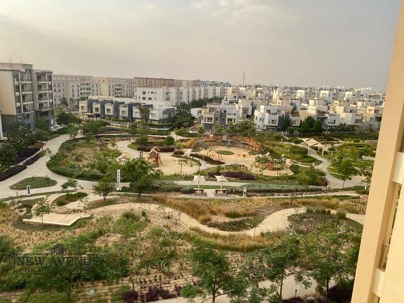 4 WhatsApp Image 2025-10-14 at 1.07. 31 AM (1). jpg