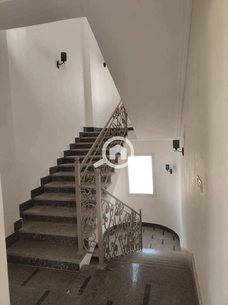 6 FB_IMG_1759969397570. jpg