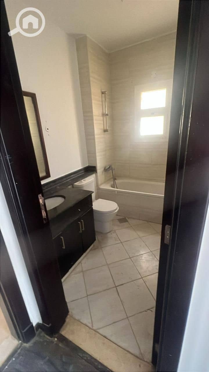 7 WhatsApp Image 2025-10-13 at 19.49. 34_8a9ed56d. jpg