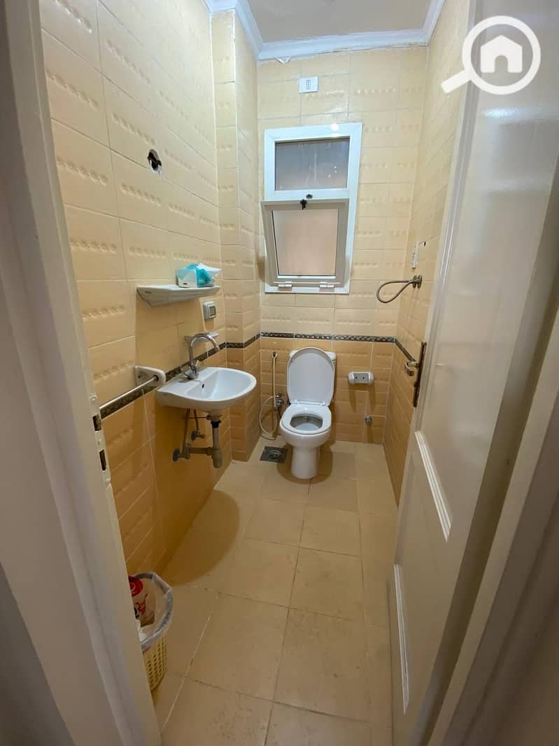 8 77832d4b-5119-445c-813b-fe96dbd73da0. jpg