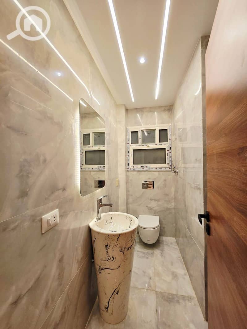 5 f4ec5cec-e767-4af5-9de1-20174f150064. jpg