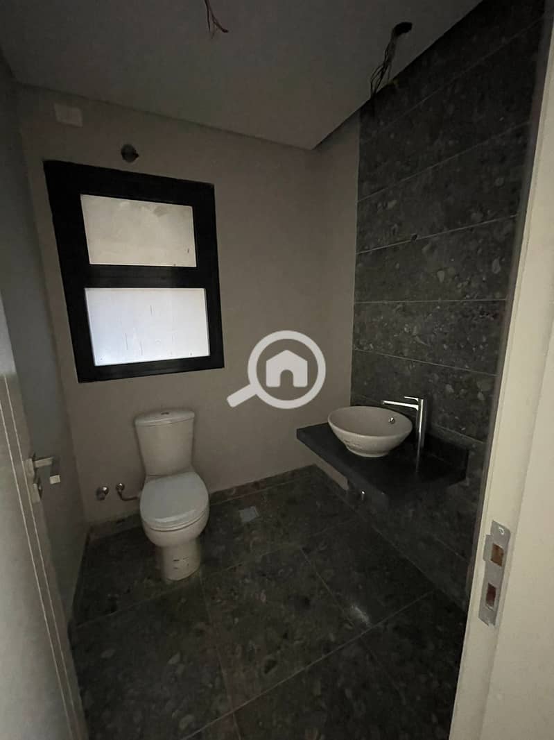 5 1b7866b1-b672-4ccd-adac-a5b186ee5302. jpg