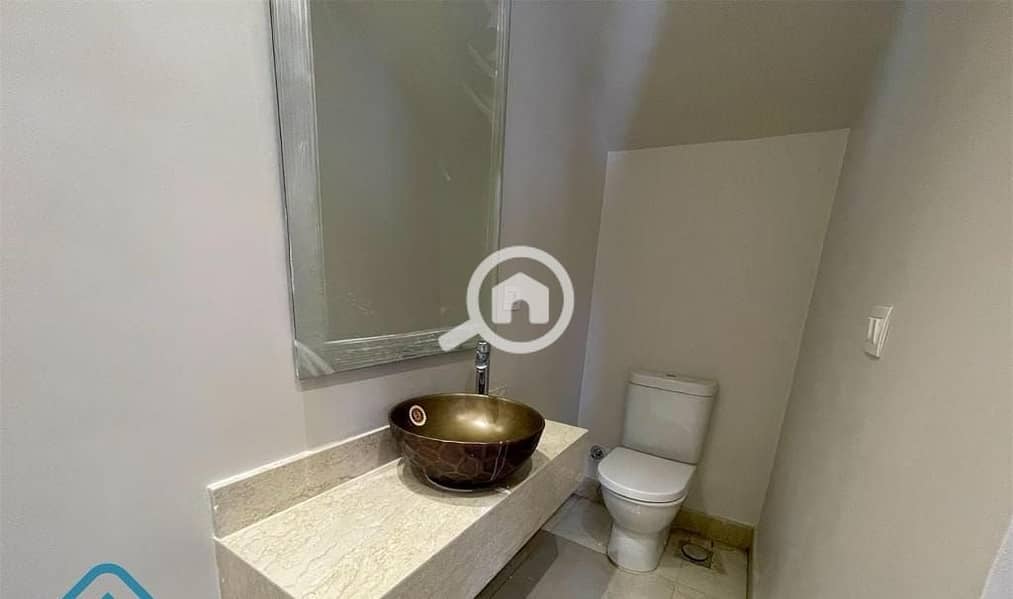 4 a45f6075-ab47-4693-9145-5da73acb83c9. jpg