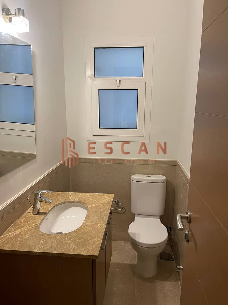 18 705428b9-95de-4086-ad99-9a0eea06cbf7. jpg