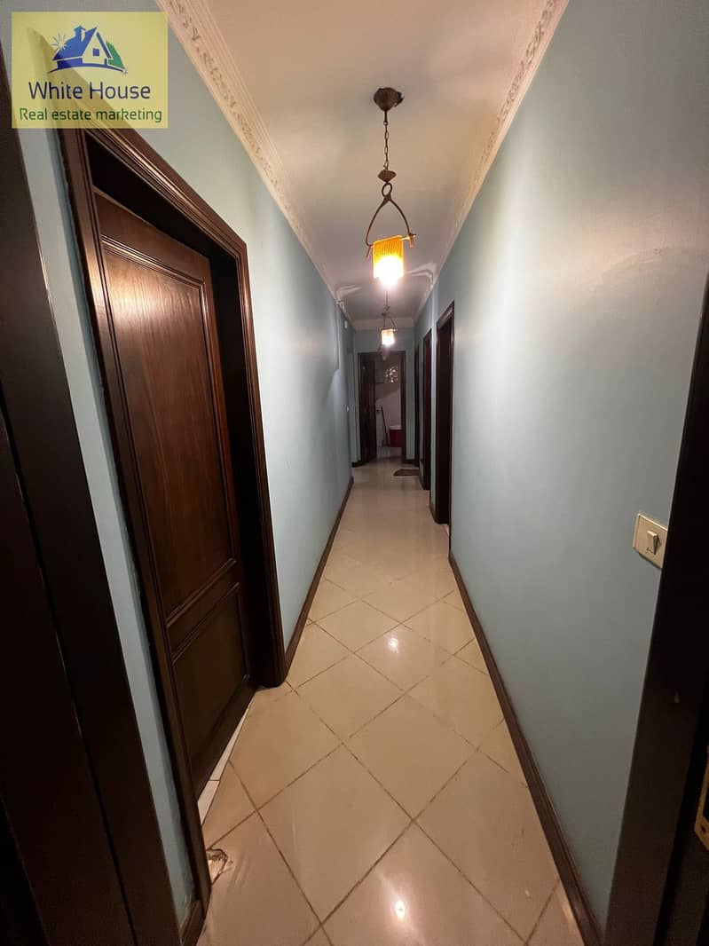 12 2226b157-edea-4a02-8781-c4b58ca0c99f. jpg