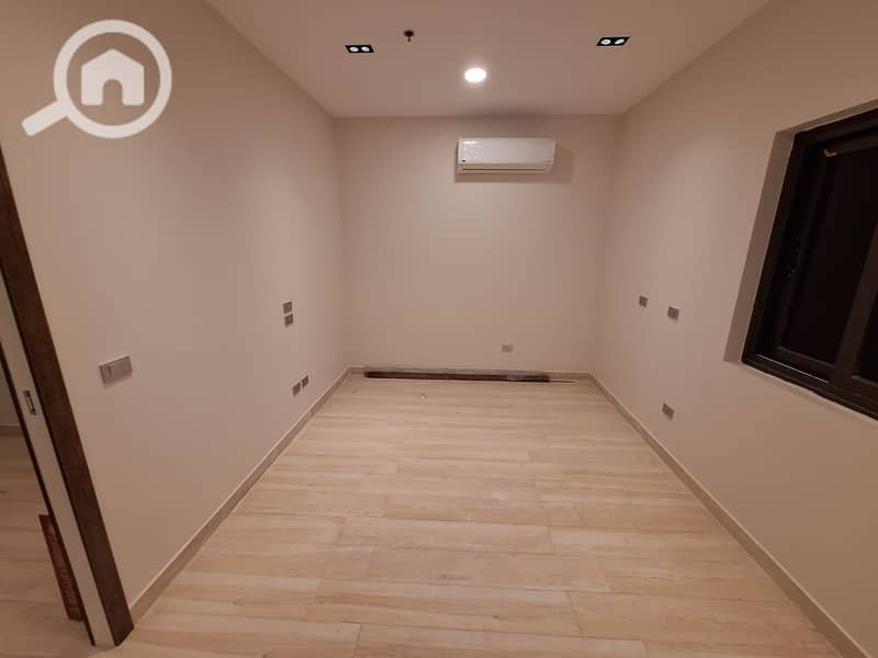 2 d30f802e-a624-41aa-9b7b-794a2d40b04d. jpg