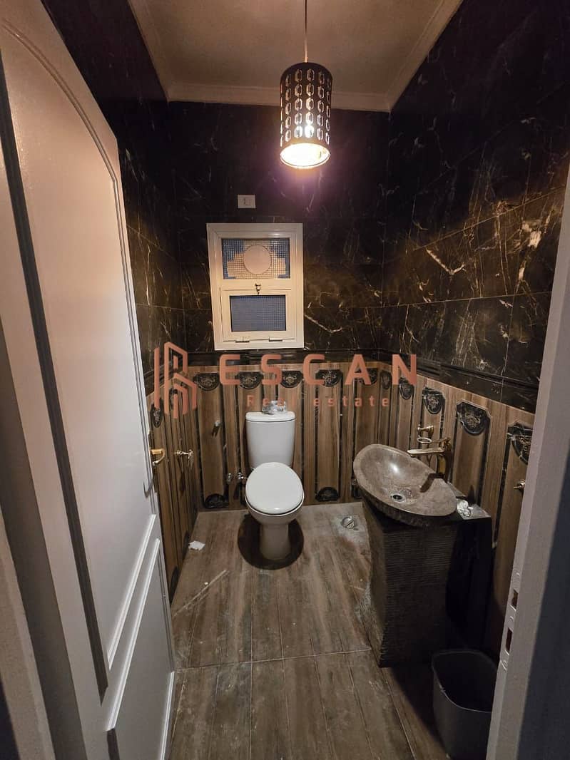 12 U464923 (13). jpeg