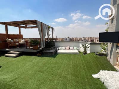 4 Bedroom Flat for Sale in New Cairo, Cairo - 4-bedroom penthouse / installments over 10 years and a 35% discount on cash / for sale in New Cairo on the Suez Road in front of Rehab