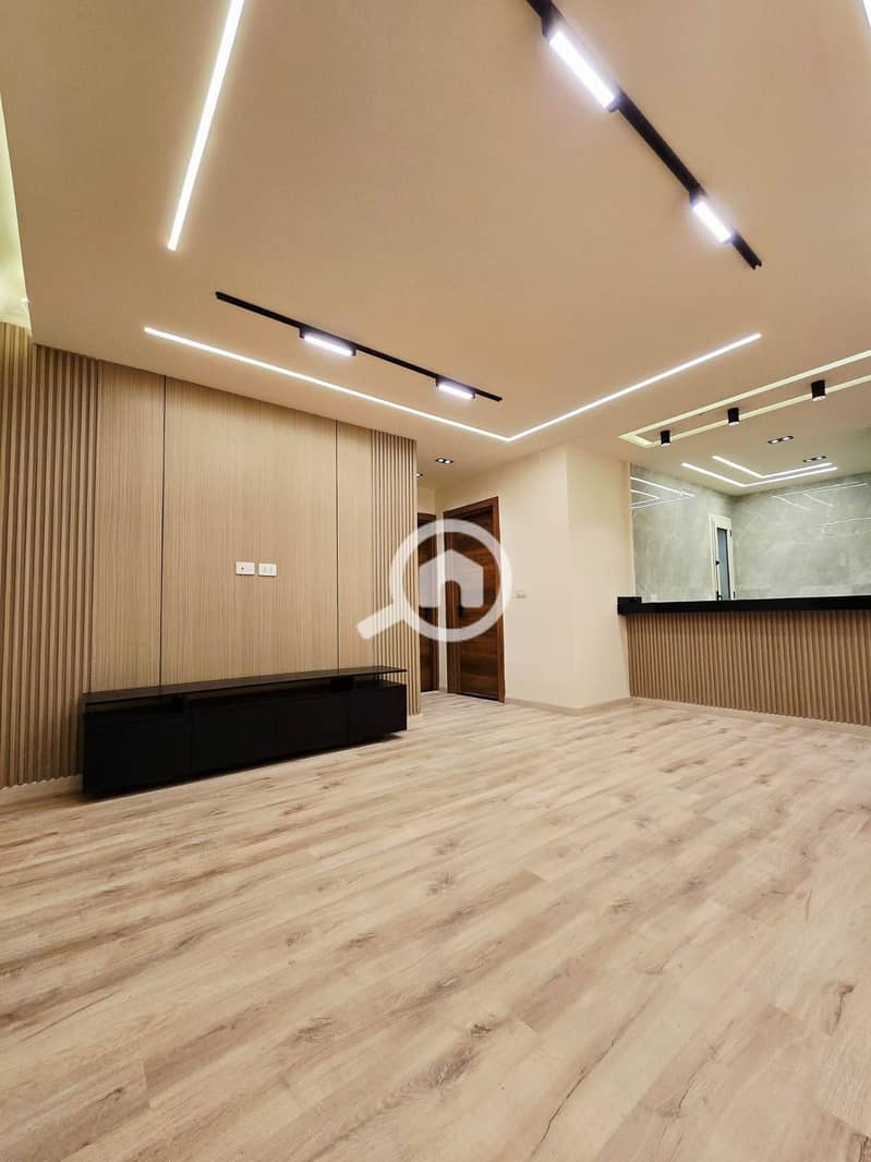 4 5f0321bc-f1cb-46fc-a86d-01eb55136a12. jpeg