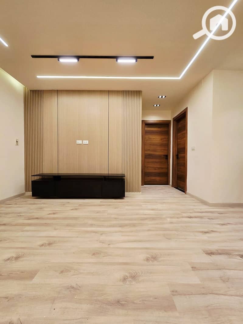 7 bd1cfe08-4bf7-4781-905e-a9d0420e16bd. jpeg